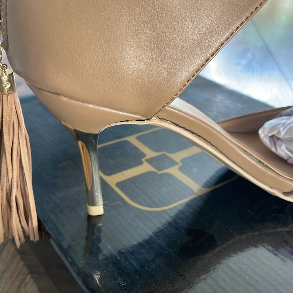 Gold heel tan IMAN shoes - Picture 3 of 7